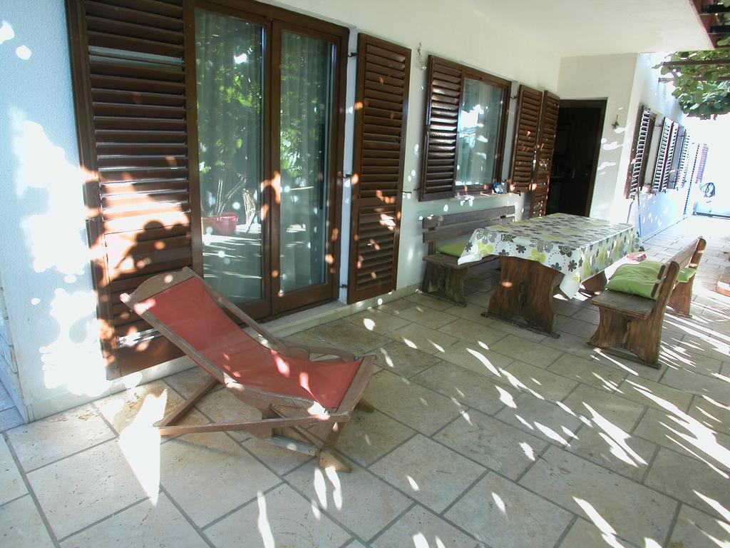 Diana'S Place Pula Bagian luar foto